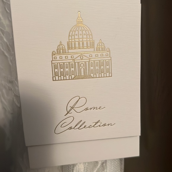 Ravena Gown white xxsmall. Rome Collection - Picture 4 of 4